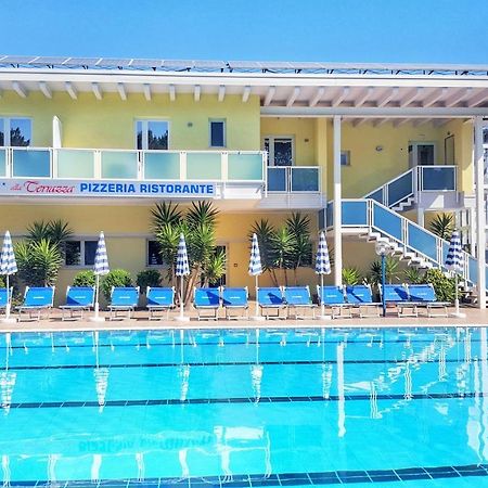 Hotel Alla Terrazza Бибионе Экстерьер фото