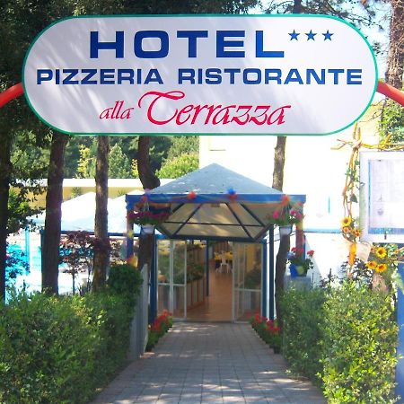 Hotel Alla Terrazza Бибионе Экстерьер фото