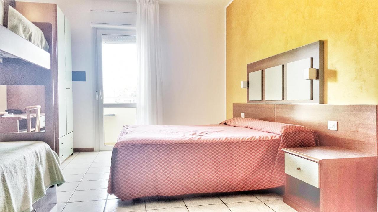 Hotel Alla Terrazza Бибионе Экстерьер фото