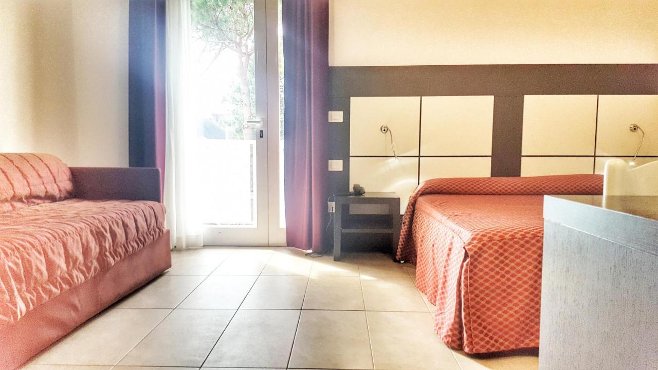 Hotel Alla Terrazza Бибионе Экстерьер фото