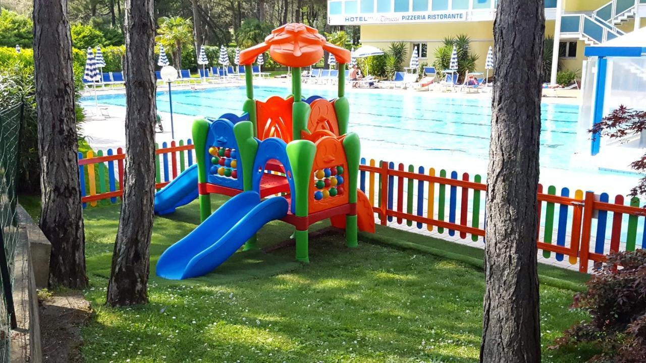 Hotel Alla Terrazza Бибионе Экстерьер фото