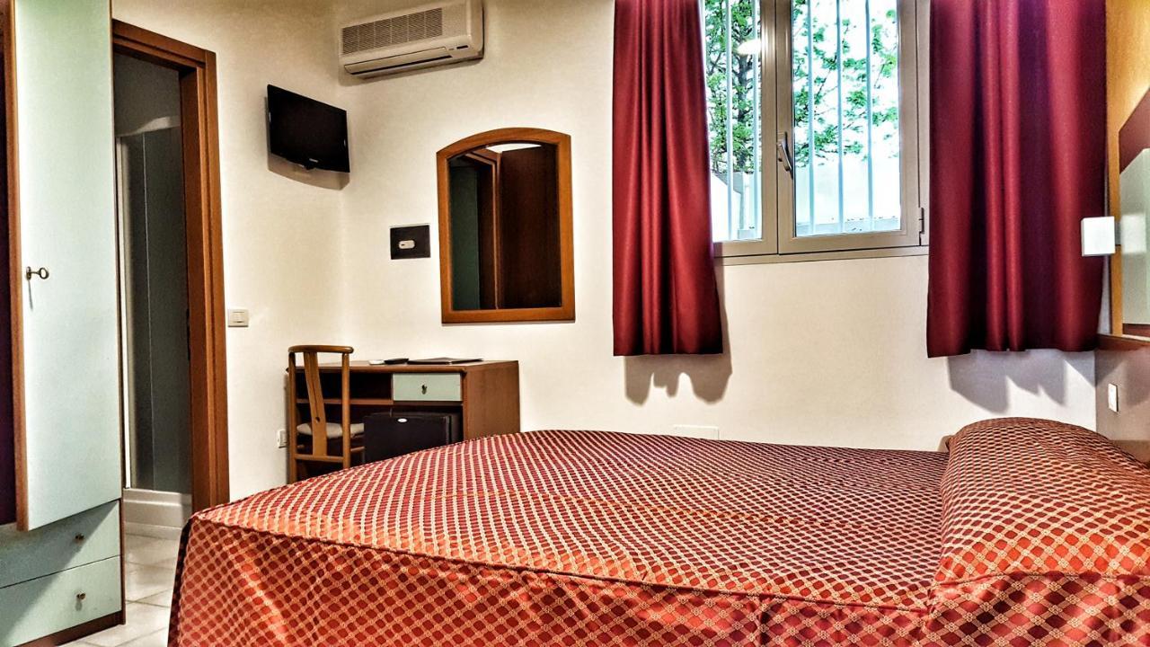 Hotel Alla Terrazza Бибионе Экстерьер фото