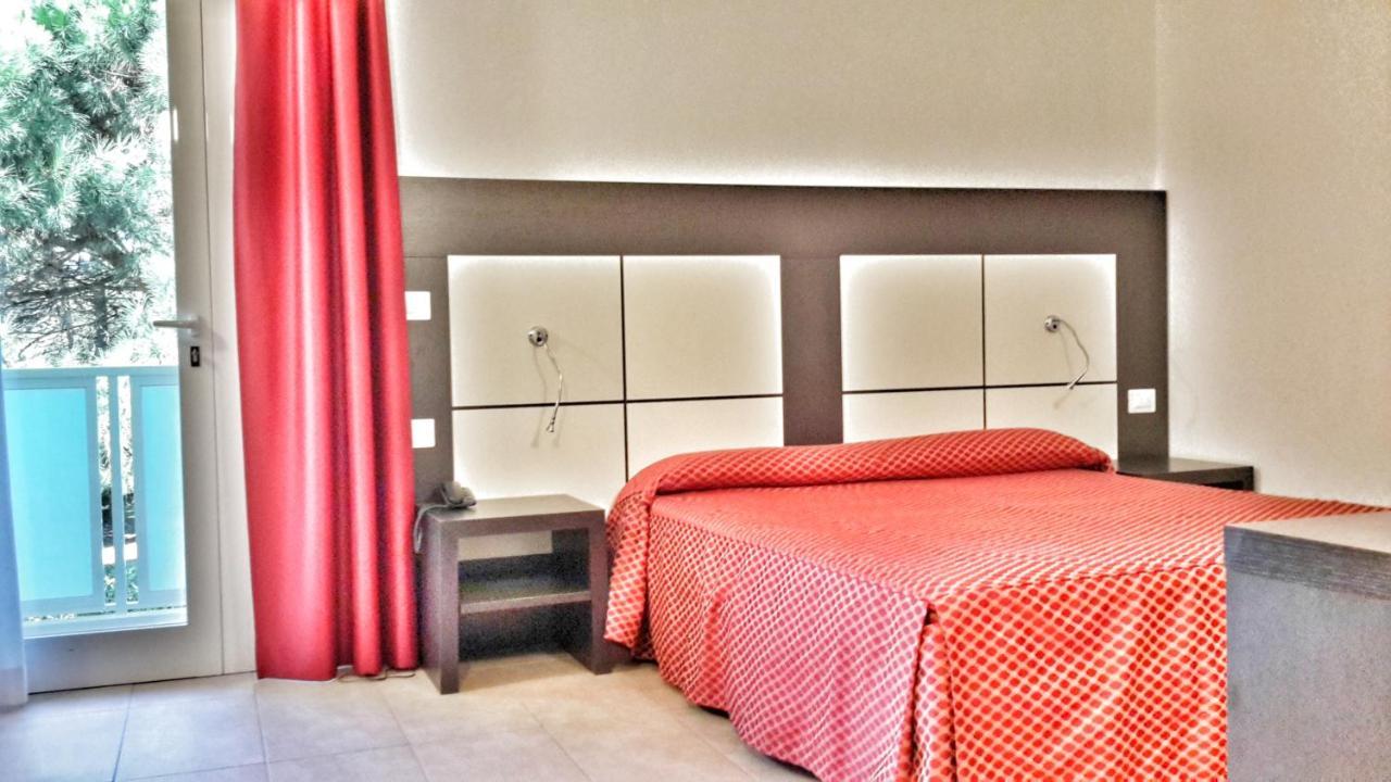 Hotel Alla Terrazza Бибионе Экстерьер фото