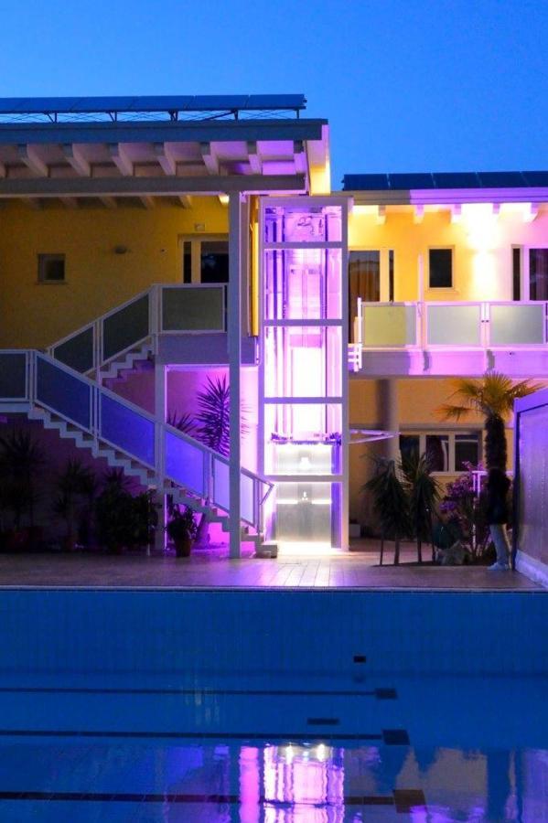 Hotel Alla Terrazza Бибионе Экстерьер фото