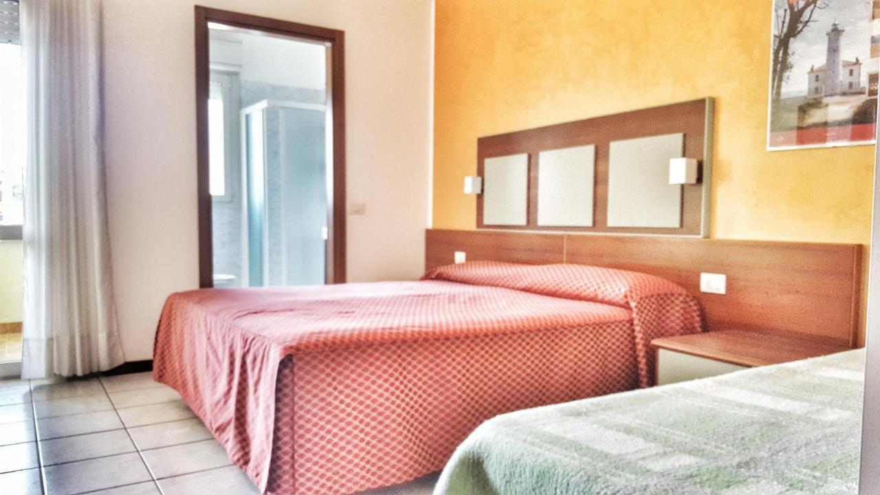 Hotel Alla Terrazza Бибионе Экстерьер фото