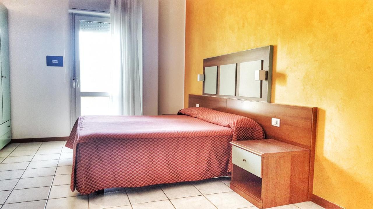 Hotel Alla Terrazza Бибионе Экстерьер фото