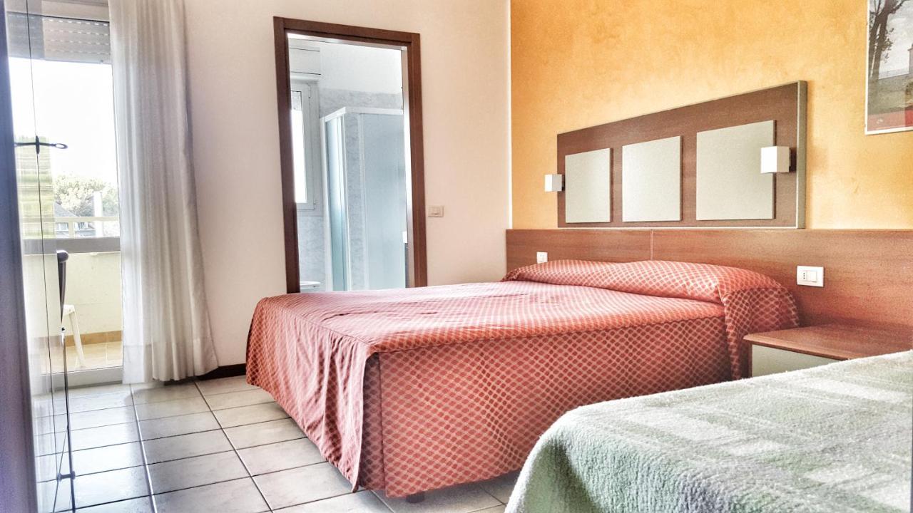 Hotel Alla Terrazza Бибионе Экстерьер фото